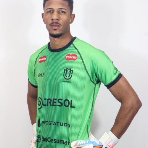 Goleiro novo do Maringá