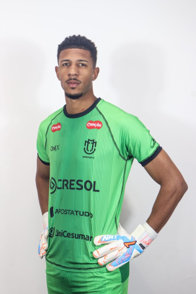 Goleiro novo do Maringá